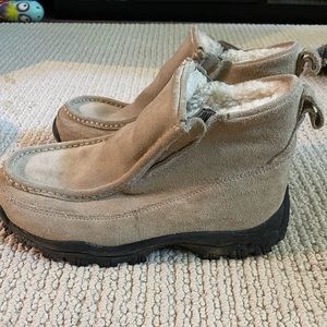 Kamik lined leather boots